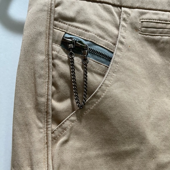 Ever shrunken low rise chino shorts in size 0 - Picture 2 of 4